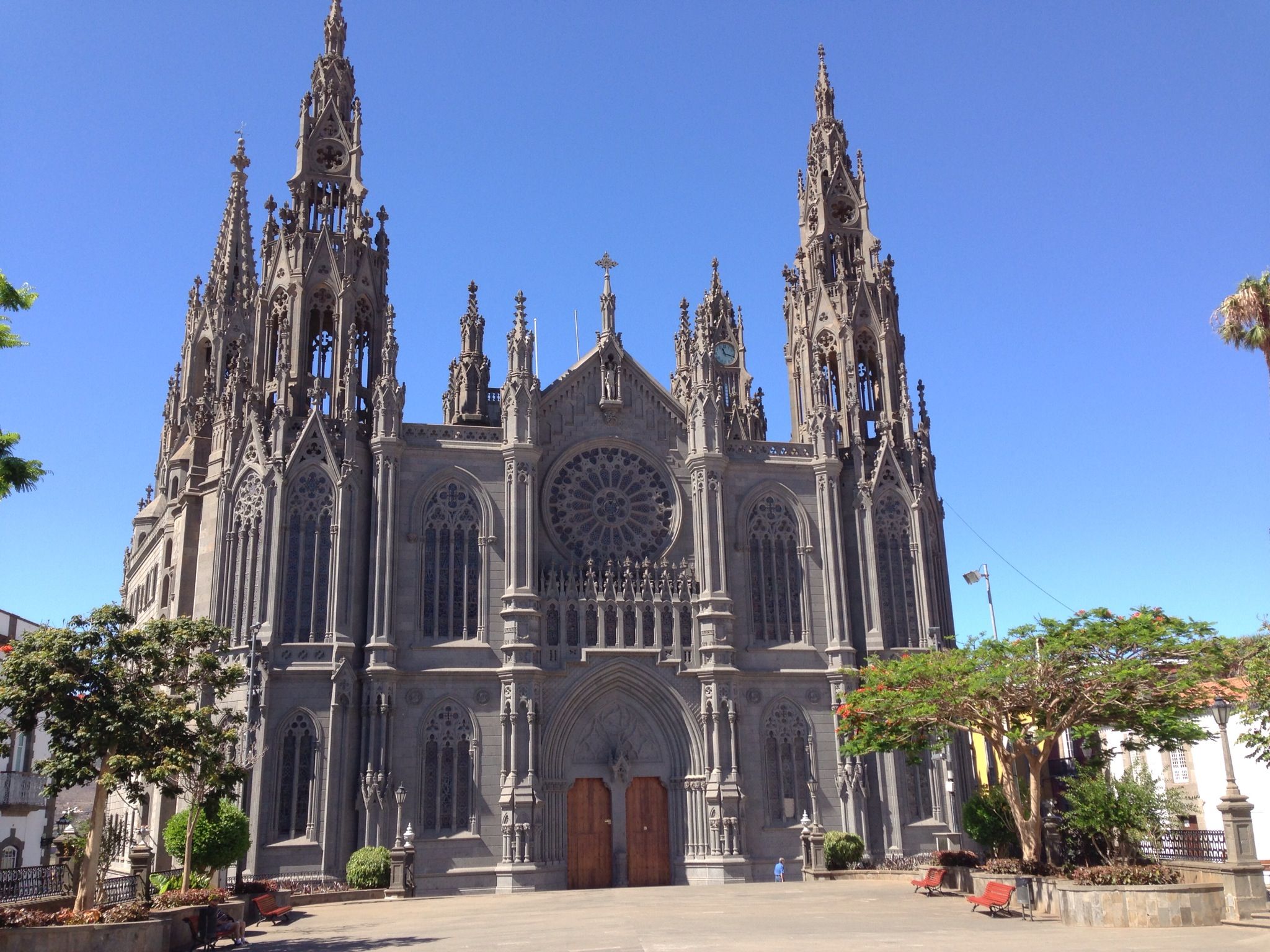 La impresionante iglesia neogótica de Arucas