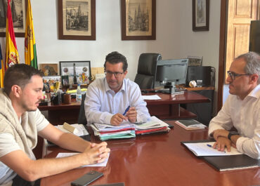 El Ayuntamiento de Arucas conjuntamente con la Asociación de Comerciantes de Arucas, COA, activan medidas de apoyo al comercio y la movilidad ante el impacto de las obras en el municipio