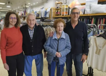 Abraham El Jaber, 91 años y sigue al pie del mostrador en una de las tiendas históricas de Arucas