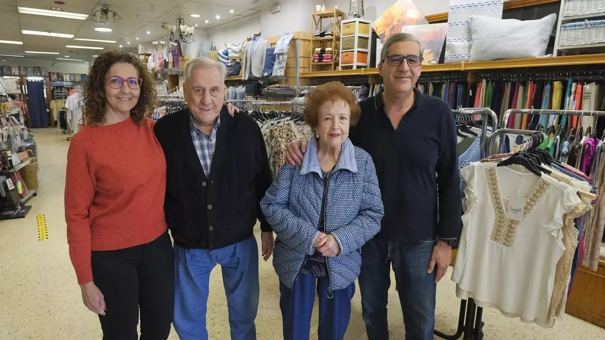 Abraham El Jaber, 91 años y sigue al pie del mostrador en una de las tiendas históricas de Arucas